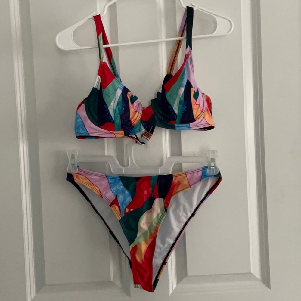 Multi-Colored Underwire Bikini Set size L NEW